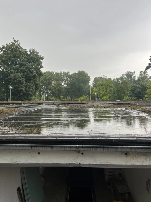 Flat roof water pooling issue (95671)